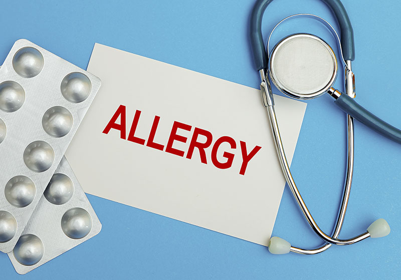 金属アレルギーのリスクがない