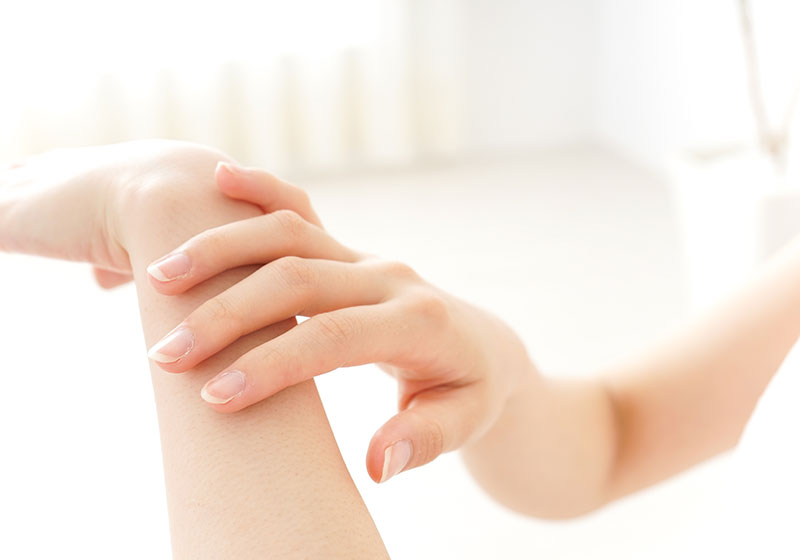 銀歯は金属アレルギーのリスクがあります